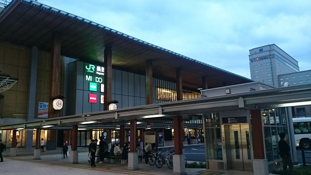 夜の長野駅